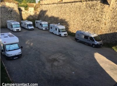 AIRE-DE-CAMPING-CAR-DES-REMPARTS-DE-MONT-LOUIS_40214