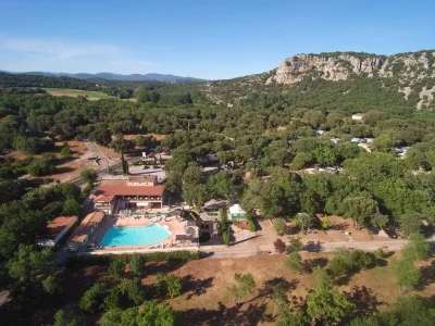 AIRE-DE-CAMPING-CAR-LE-VAL-D039HERAULT-8211-Brissac_2692274
