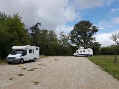 AIRE-DE-CAMPING-CARS-8211-Sarrant_2606678