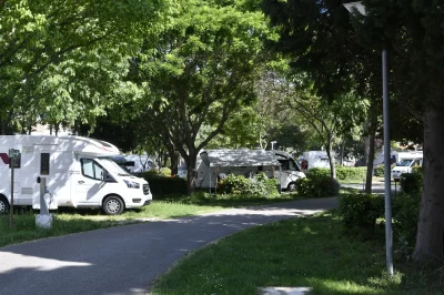 AIRE-DE-CAMPING-CARS-quotAIRE-DES-BAINSquot-8211-Balaruc-les-Bains_2782190