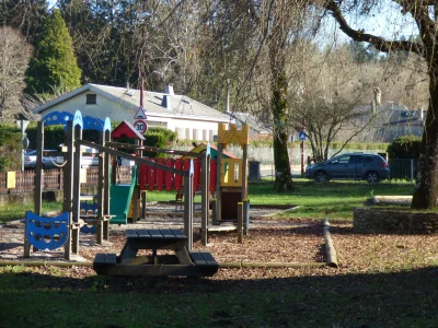 AIRE-DE-JEUX-DU-REDOUNDEL-8211-La-Salvetat-sur-Agout_3059373