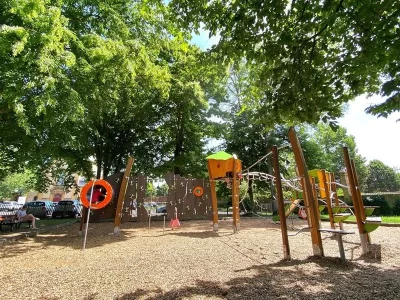 AIRE-DE-JEUX-ENFANTS-8211-JARDIN-DES-CINQ-SENS_308207