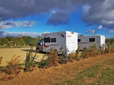 AIRE-DE-SERVICES-CAMPING-CAR-PARK-8211-Homps_2635672