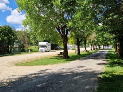 AIRE-DE-SERVICES-ET-DE-STATIONNEMENT_27908