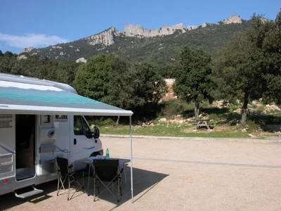 AIRE-DE-SERVICES-POUR-CAMPING-CARS-8211-Duilhac-sous-Peyrepertuse_2635081
