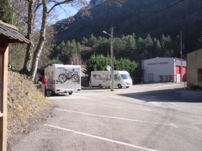 AIRE-DE-SERVICES-POUR-CAMPING-CARS-8211-LA-DEVEZE_37836