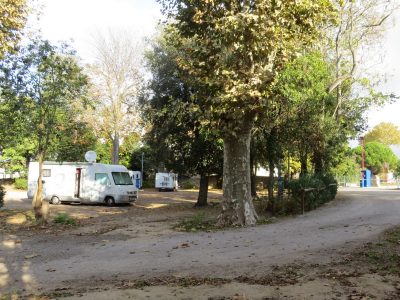 AIRE-DE-SERVICES-POUR-CAMPING-CARS-8211-VINASSAN-VILLAGE_37824