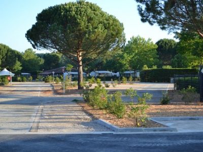 AIRE-DE-SERVICES-POUR-CAMPING-CARS_37914
