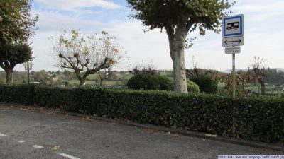 AIRE-DE-STATIONNEMENT-CAMPING-CAR_36745