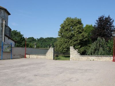 AIRE-DE-STATIONNEMENT-DE-GREUX_28090