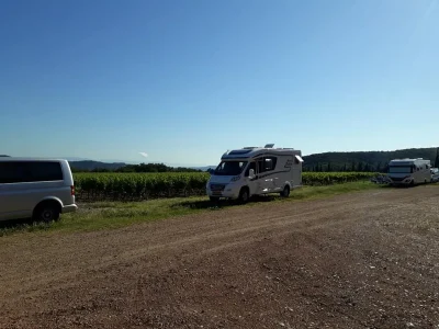 AIRE-DE-STATIONNEMENT-POUR-CAMPING-CARS-8211-DOMAINE-DE-FOURN-8211-Pieusse_2636174