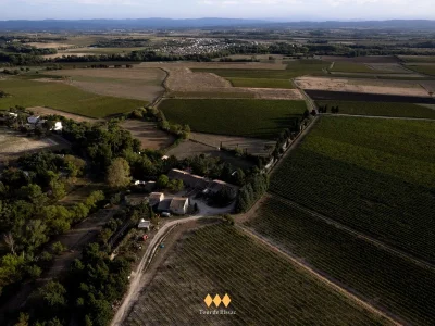 AIRE-DE-STATIONNEMENT-POUR-CAMPING-CARS-8211-TOUR-DE-RISSAC-8211-Moussoulens_3283487