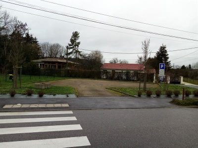AIRE-DE-STATIONNEMENT_27956