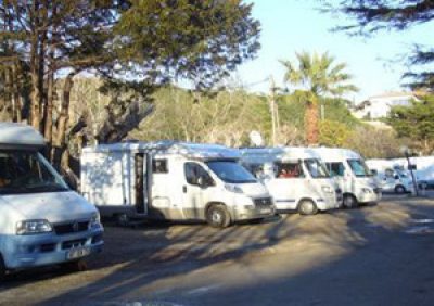 AIRE-STATIONNEMENT-COMMUNALE-POUR-CAMPING-CARS_40110