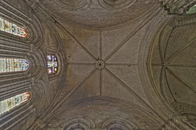 Abbatiale-Saint-Pierre-de-Brantome_517675