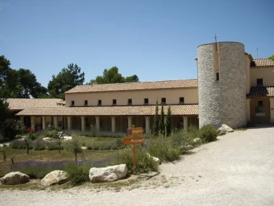 Abbaye-Notre-Dame-de-Bon-Secours_347600