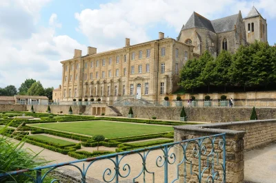 Abbaye-Royale-de-Celles-sur-Belle-8211-hebergement-de-groupe-8211-Celles-sur-Belle_2460411
