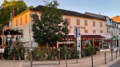 Abelha-hotel-quotle-Francequot-8211-Brive-la-Gaillarde_3075339