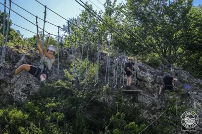 Accro-Roc-des-Infruts-8211-Parcours-Aventure-8211-La-Couvertoirade_2226254-1