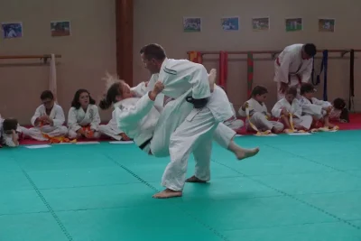 Activite-de-la-MCL-Jujitsu-8211-Self-defense-8211-La-Roche-Posay_1951283