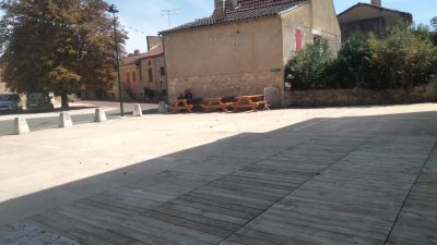 Aire-De-Pique-Nique-De-La-Place_30903