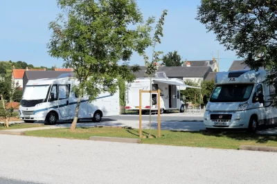 Aire-camping-cars-de-Port-en-Bessin_1021489
