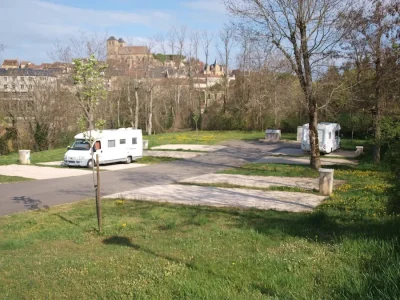 Aire-d039Accueil-et-de-Service-de-Gourdon-8211-Gourdon_3080848