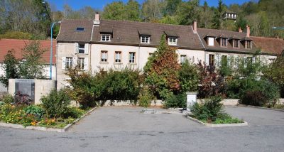 Aire-d039accueil-Camping-Cars_32612