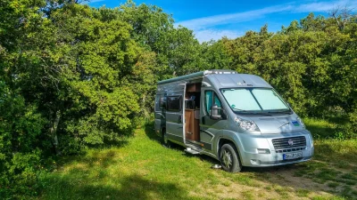 Aire-d039accueil-camping-cars-8211-Saint-Georges-Nigremont_3076516
