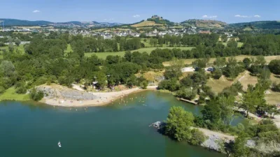 Aire-de-Pique-nique-au-lac-de-la-Cisba-8211-Severac-d039Aveyron_2257742