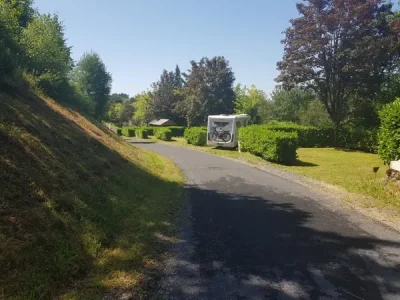 Aire-de-camping-car-La-Planque-8211-Le-Nayrac_2256868
