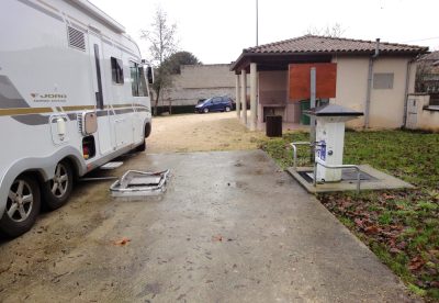 Aire-de-camping-car-de-Lizant_32065