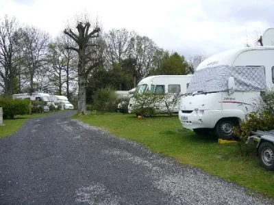 Aire-de-camping-car-municipale-de-Sainte-Genevieve-sur-Argence-8211-Argences-en-Aubrac_2252614