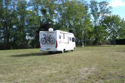 Aire-de-camping-cars-8211-Saint-Martin-de-Sanzay-8211-Saint-Martin-de-Sanzay_2921462