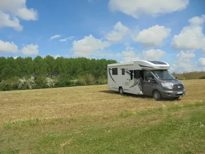 Aire-de-camping-cars-chez-l039habitant-8211-Lauzun_2803954