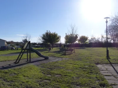 Aire-de-jeux-a-Valeyrac_1041395
