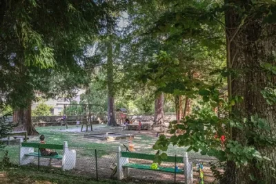 Aire-de-jeux-du-Parc-de-la-mairie-8211-Saint-Jean-du-Bruel_3523769