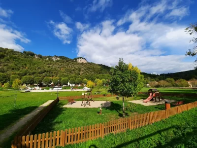 Aire-de-jeux-et-de-pique-nique-de-Saint-Gery_615850