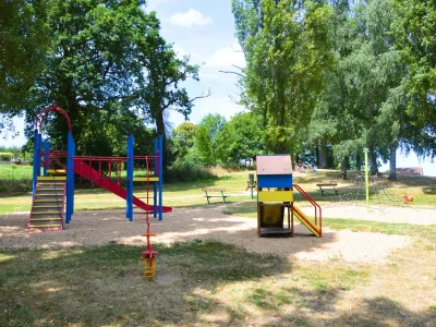 Aire-de-jeux-pour-enfants-8211-Flavignac_3027034