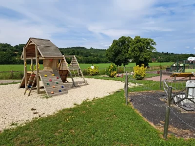 Aire-de-jeux-pour-enfants-du-Mesnil-Guillaume_692942