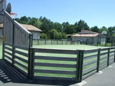 Aire-de-jeux-pour-enfants_1133065