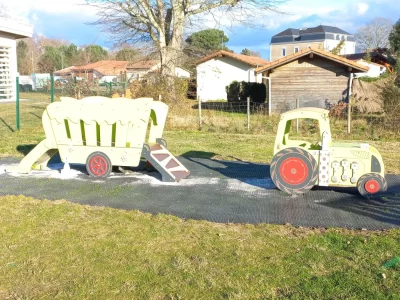 Aire-de-jeux-pour-enfants_1133184