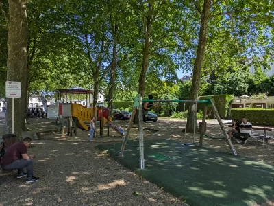 Aire-de-jeux-pour-enfants_692111