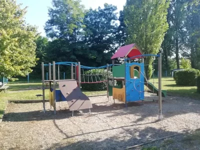 Aire-de-jeux_710575