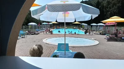 Aire-de-loisirs-de-La-Gazonne-8211-Piscine_693220