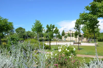 Aire-de-pique-nique-Esplanade-de-la-Gare-et-Jardin-Frederic-Mistral-8211-Plan-d039Orgon_3524612