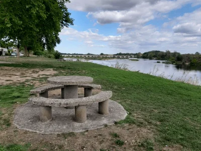 Aire-de-pique-nique-a-Beaugency-promenade-de-Barchelin-8211-Beaugency_1714882