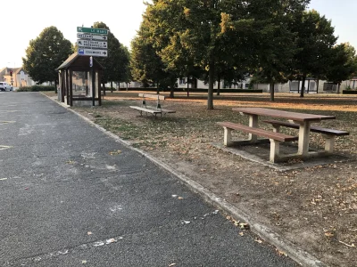 Aire-de-pique-nique-a-Charsonville-8211-Charsonville_1715274