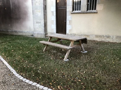 Aire-de-pique-nique-a-Epieds-en-Beauce-place-Saint-Privat-8211-Epieds-en-Beauce_1734653