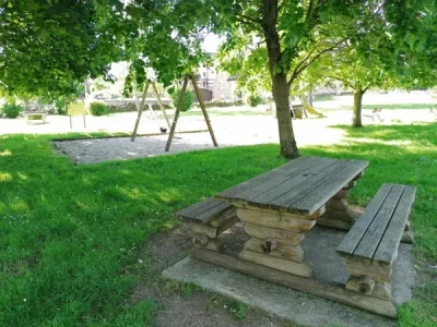 Aire-de-pique-nique-a-Vimenet-8211-Vimenet_2259602